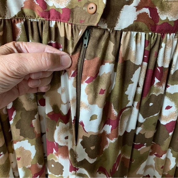 Lace collar dress - Picture 3 of 6